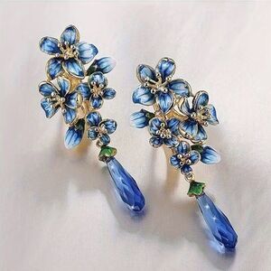 💙 Betsey Johnson Blue and Green Floral Earrings 💙